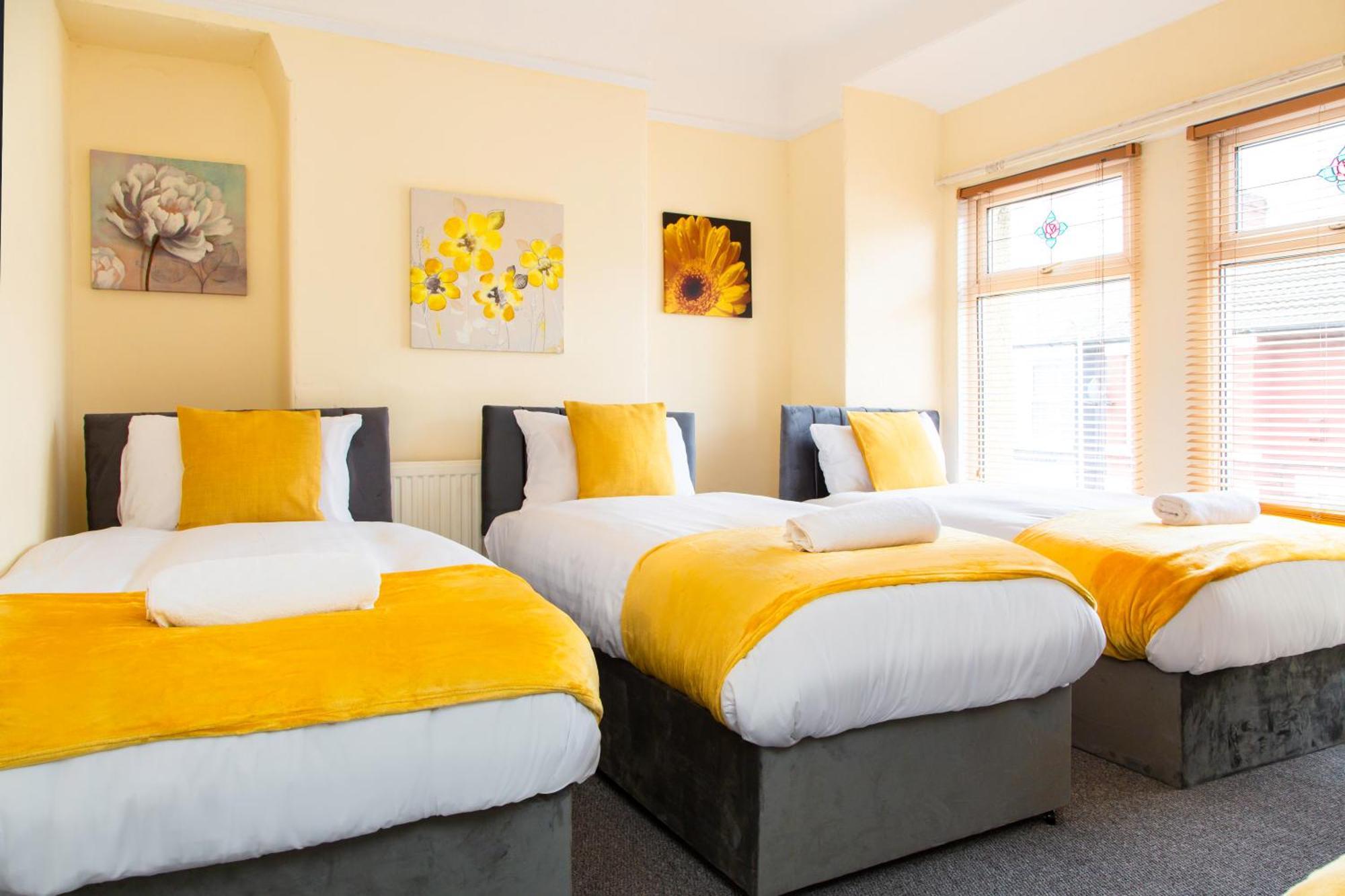 Newly Launched 3 Bedroom House With Free Parking Litherland エクステリア 写真