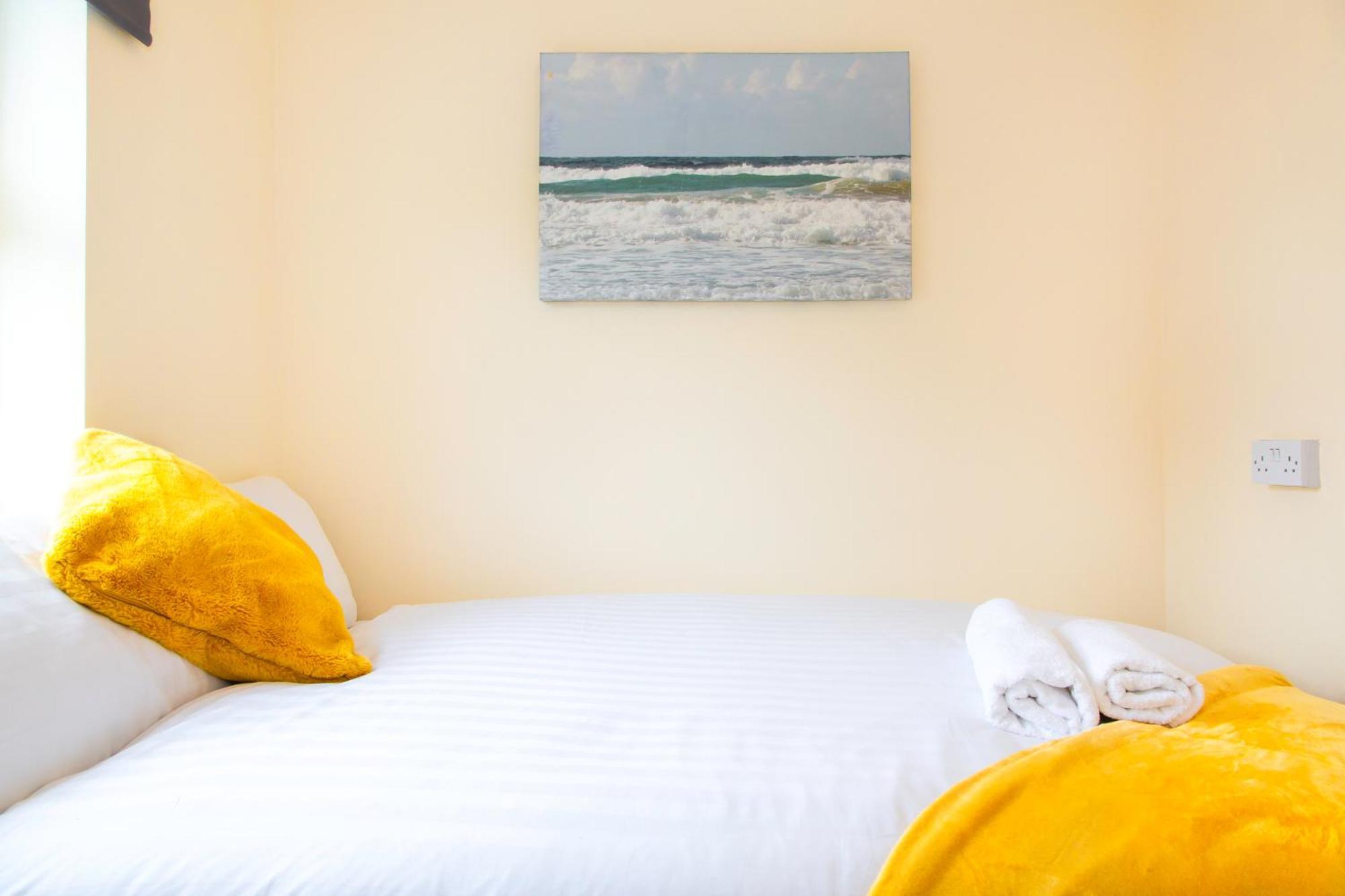 Newly Launched 3 Bedroom House With Free Parking Litherland エクステリア 写真