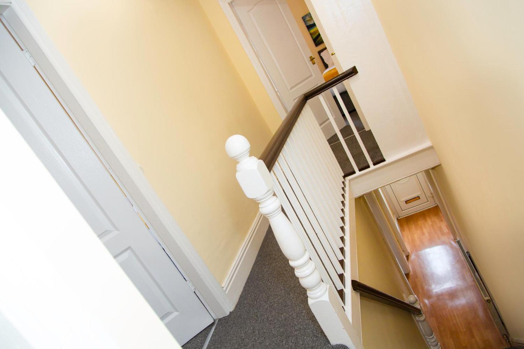 Newly Launched 3 Bedroom House With Free Parking Litherland エクステリア 写真