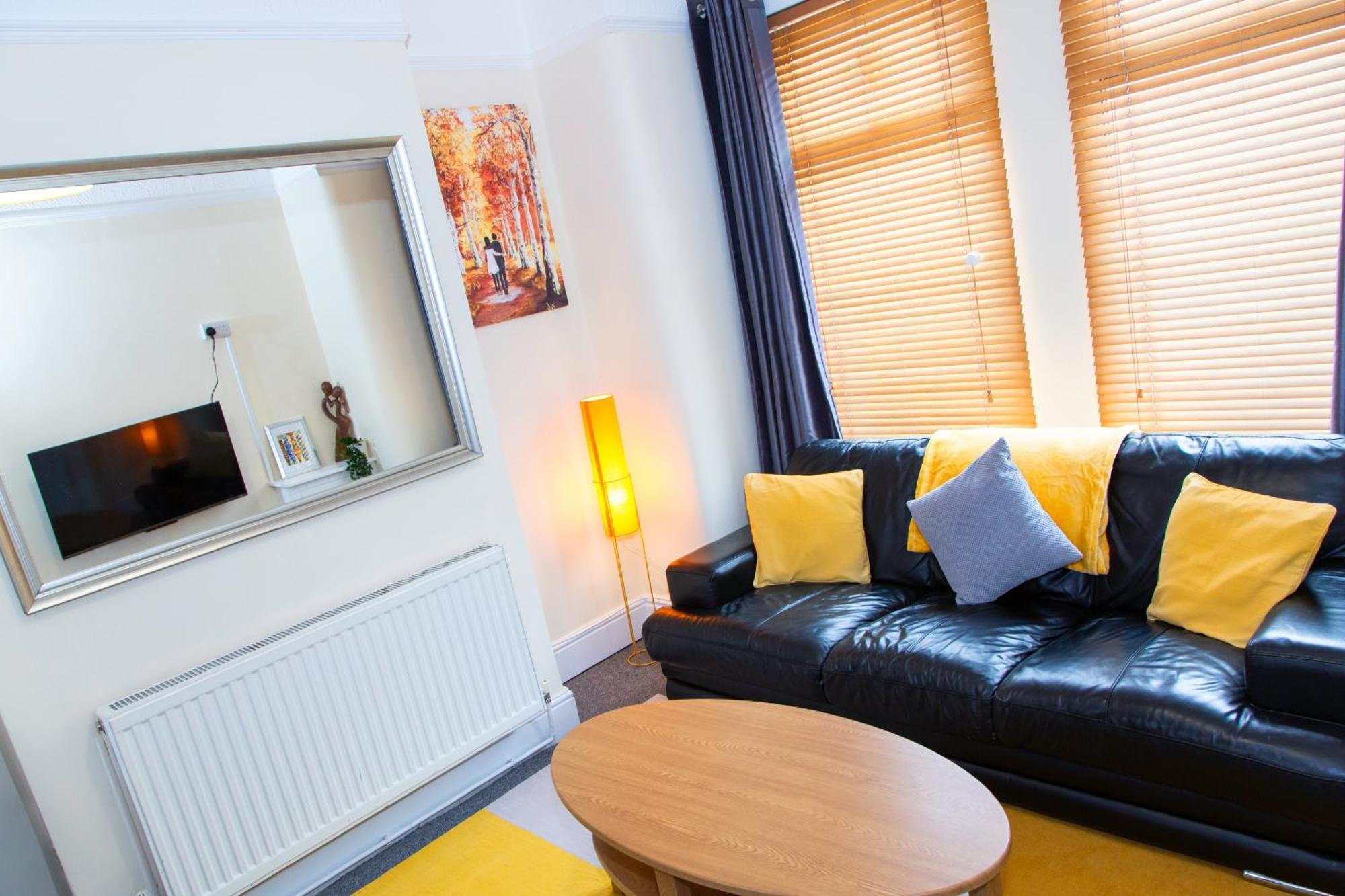 Newly Launched 3 Bedroom House With Free Parking Litherland エクステリア 写真