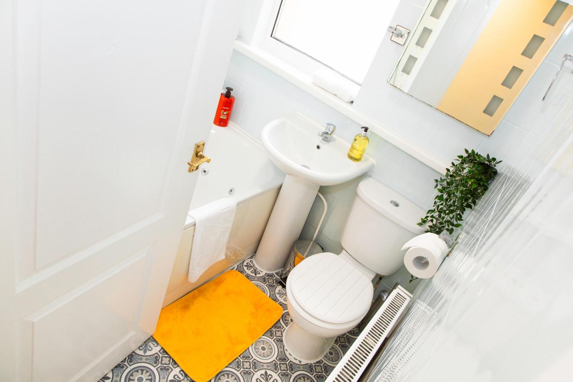 Newly Launched 3 Bedroom House With Free Parking Litherland エクステリア 写真