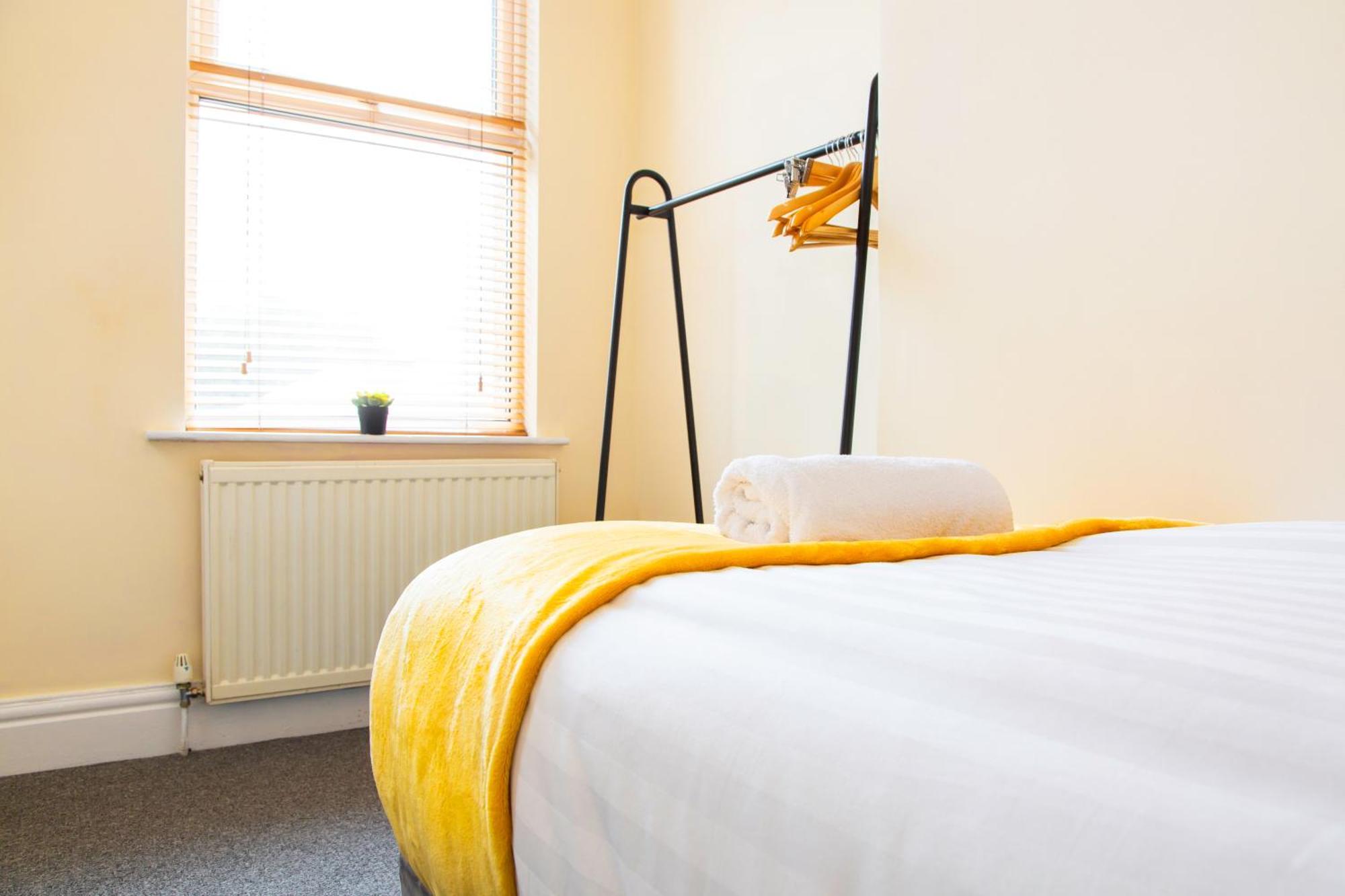 Newly Launched 3 Bedroom House With Free Parking Litherland エクステリア 写真