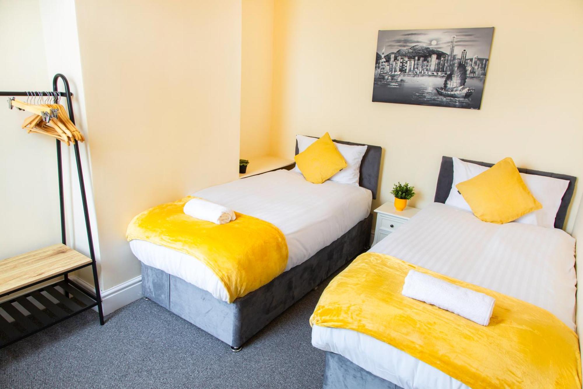 Newly Launched 3 Bedroom House With Free Parking Litherland エクステリア 写真
