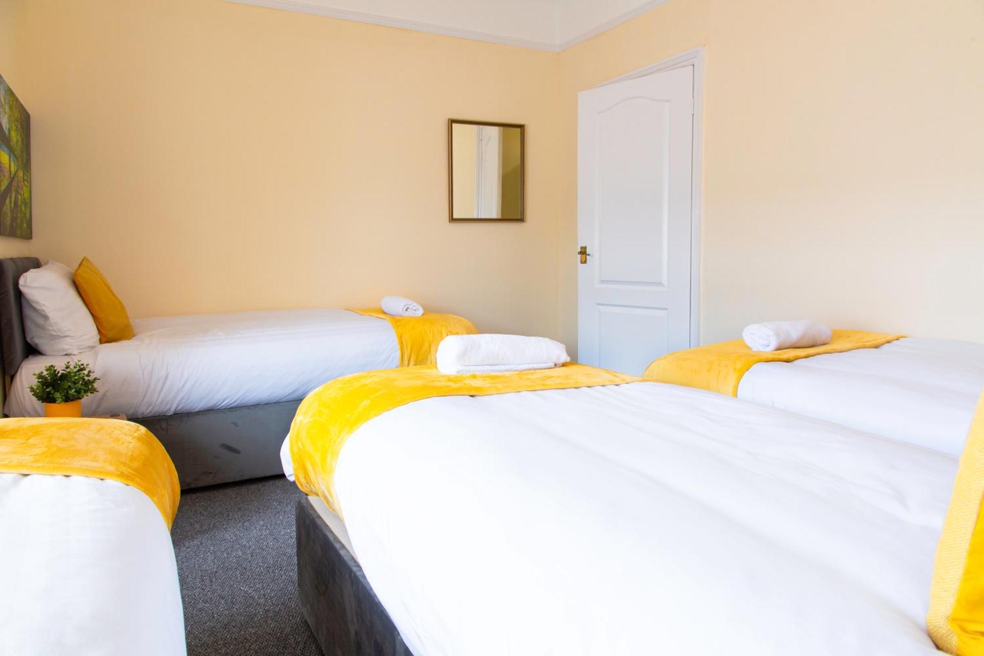 Newly Launched 3 Bedroom House With Free Parking Litherland エクステリア 写真
