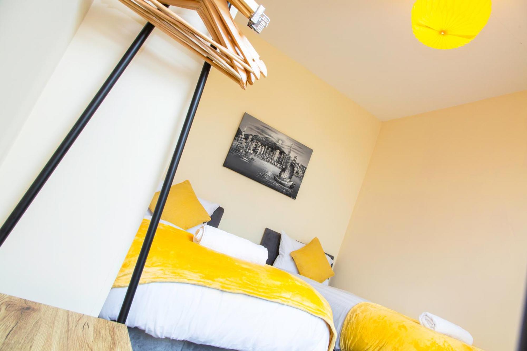 Newly Launched 3 Bedroom House With Free Parking Litherland エクステリア 写真