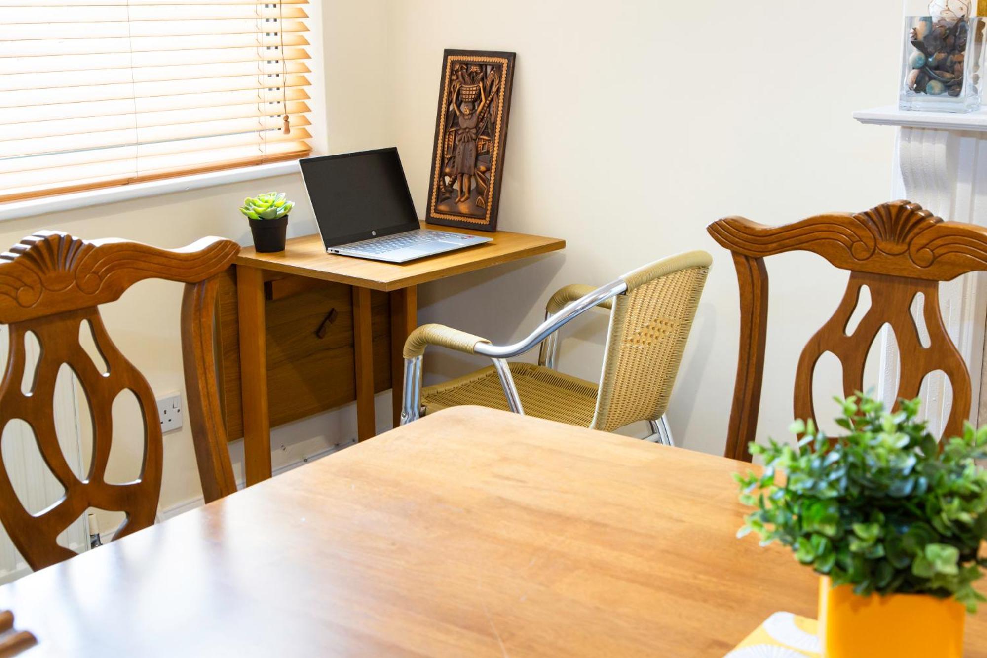 Newly Launched 3 Bedroom House With Free Parking Litherland エクステリア 写真