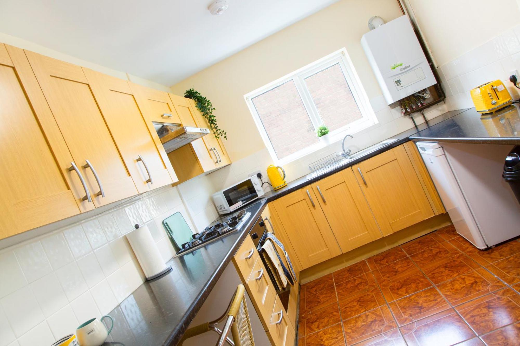 Newly Launched 3 Bedroom House With Free Parking Litherland エクステリア 写真